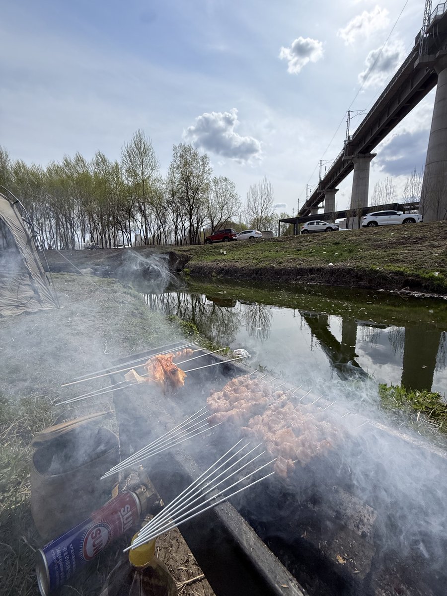 LeifLiu_'s tweet photo. ⛺️🍖 https://t.co/ZmjVyijeyf