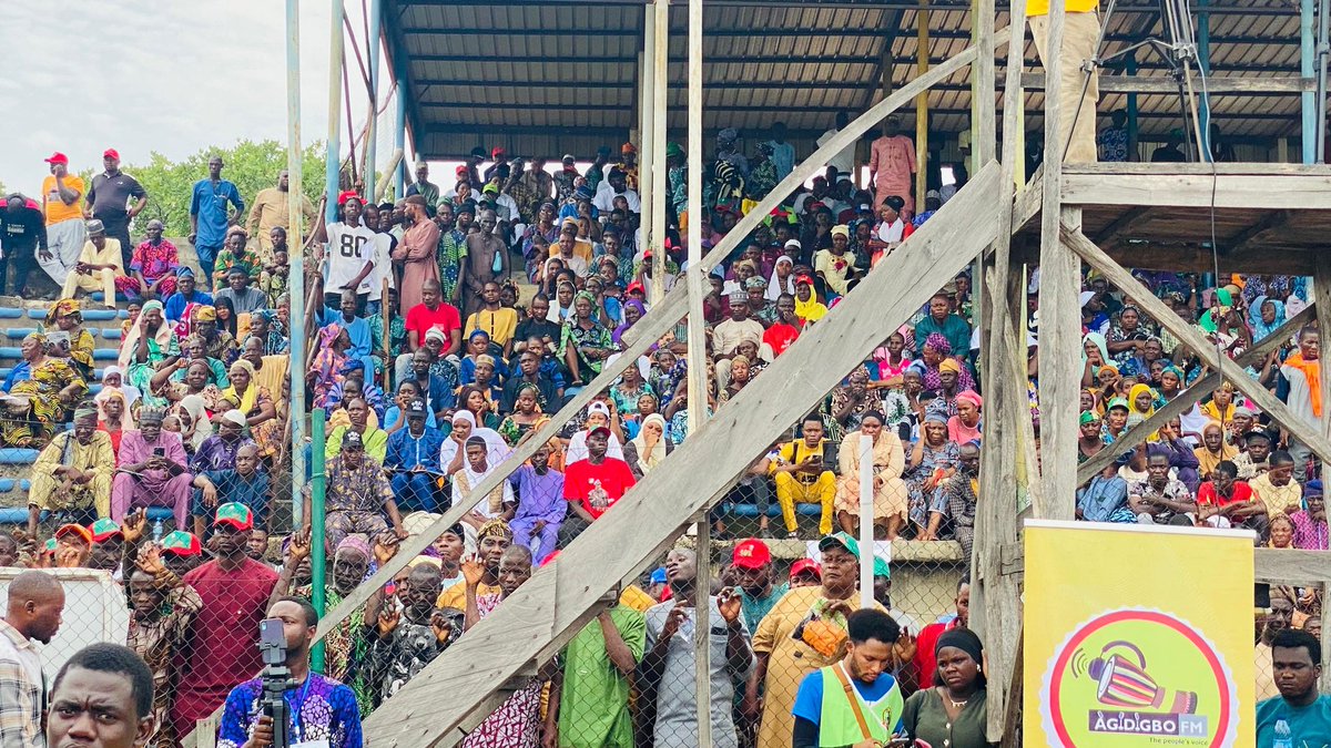 BuhariOyoNorth's tweet photo. It finally held. The 5th edition of our BAF Renewed Hope Mega Empowerment Programme and Constituency Briefing.
Thursday, April 30th was historic at Soun Stadium, Ogbomoso where thousands of our people from across Oyo North gathered. The energy was something else. https://t.co/oOHLg91roH