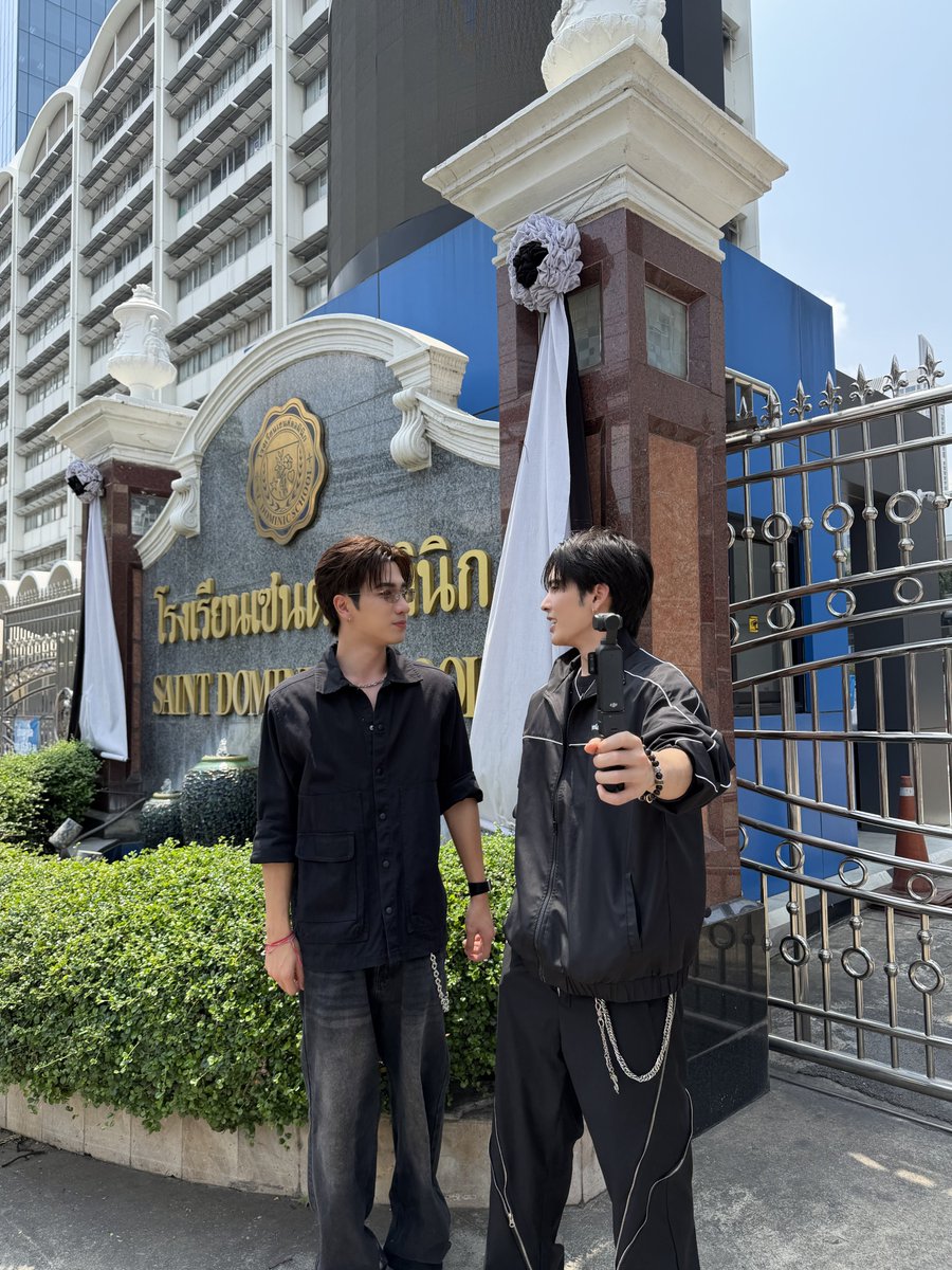 รักครูเท่าโลกเลย Love You Teacher tweet media