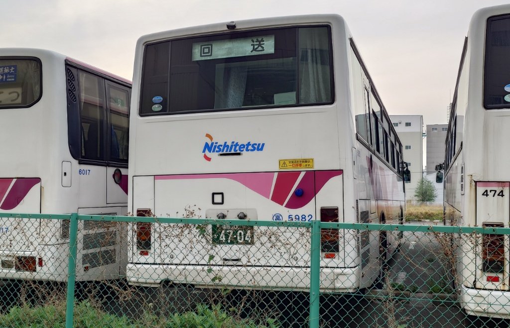 こちらは撮影時ナンバーが付いていた車両。 1枚目から・・・ 西鉄観光
