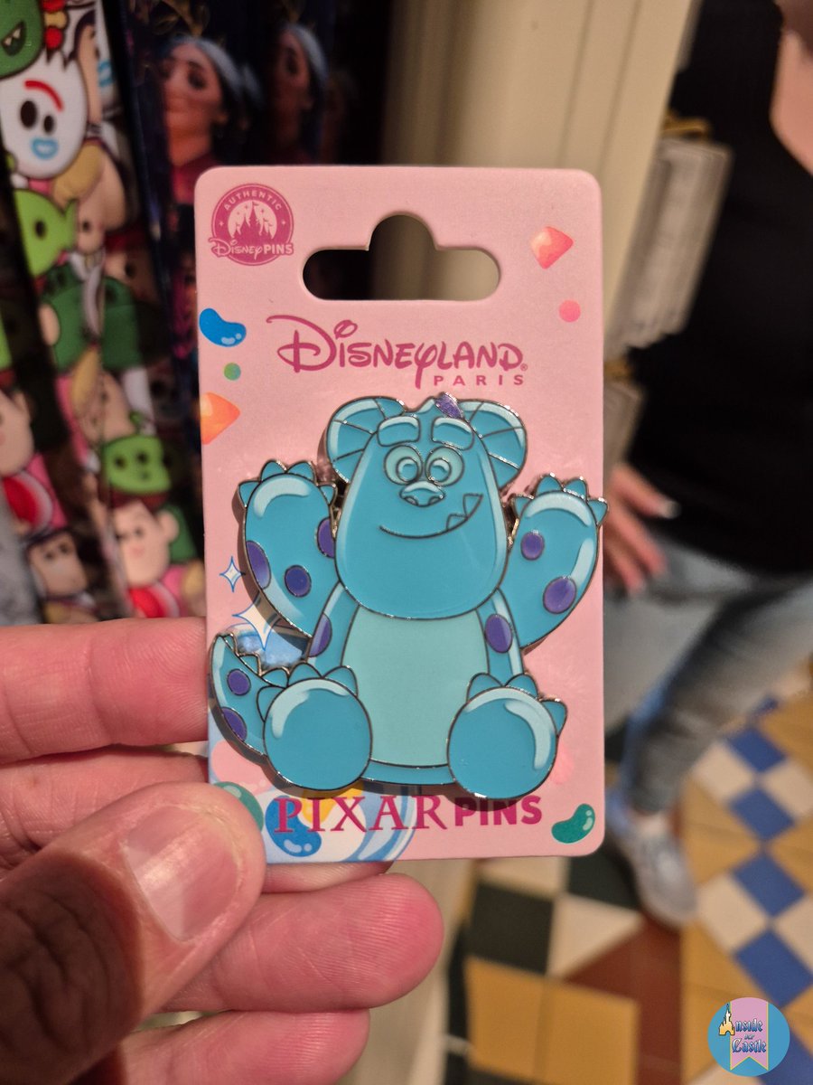 InsideDlpCastle's tweet photo. 🛍Sortie Pin's du jour 
#Disneylandparis https://t.co/nYvgtnVybi