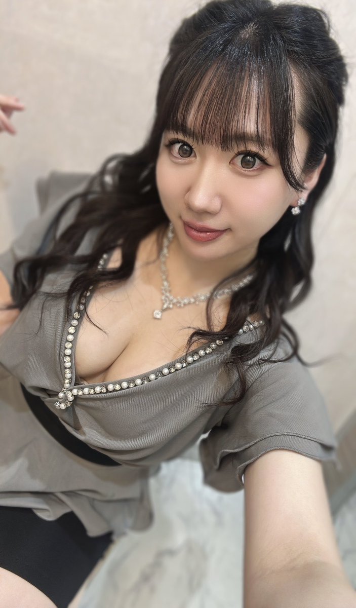 ゆに子 tweet media