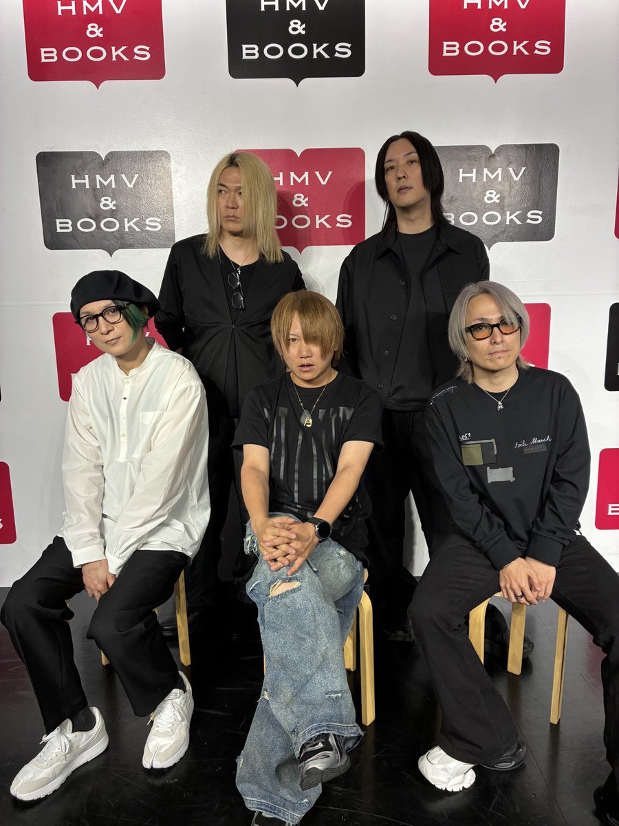hmvbooks_hakata's tweet image. 【#NIGHTMARE】
本日はシングル「Reach for」及び映像「NIGHTMARE TOUR 2025　回生 天下大暴走　最終公演　特典会に
たくさんのご来場ありがとうございました!
終演後にお写真頂きました🙌🙌
またのご来場お待ちしております!!