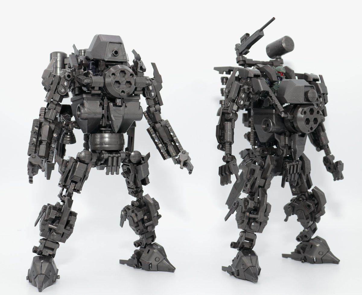 404NotFound_hex's tweet photo. #ヘキサギア
ブースターパックマンMark2と
ブースターパックマンMark2Ver1.5との比較。

Ver1.5のほうがより人型っぽくなったのがわかるかと思います。 https://t.co/X6CTiAOEfD