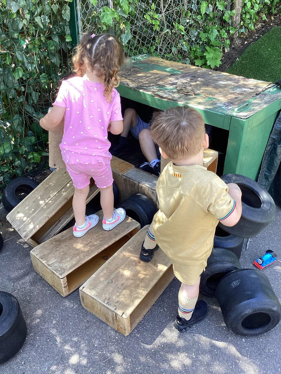 ForestersPS's tweet image. Cherry class have been busy developing our riding skills, experimenting with ice, creating repeated patterns and expressing our creativity in the mud kitchen and with the construction resources. A fantastic day of learning through play! 🚲🧊🔄👷‍♀️👷‍♂️ #EarlyYears #LearningThroughPlay