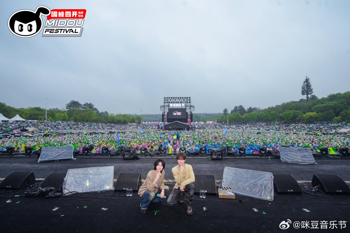 NCTDREAMCENTER's tweet image. 260502 NCT DREAM #RENJUN #CHENLE  @ Midou Music Festival in Nanjing, China

#NCTDREAM @NCTsmtown_DREAM