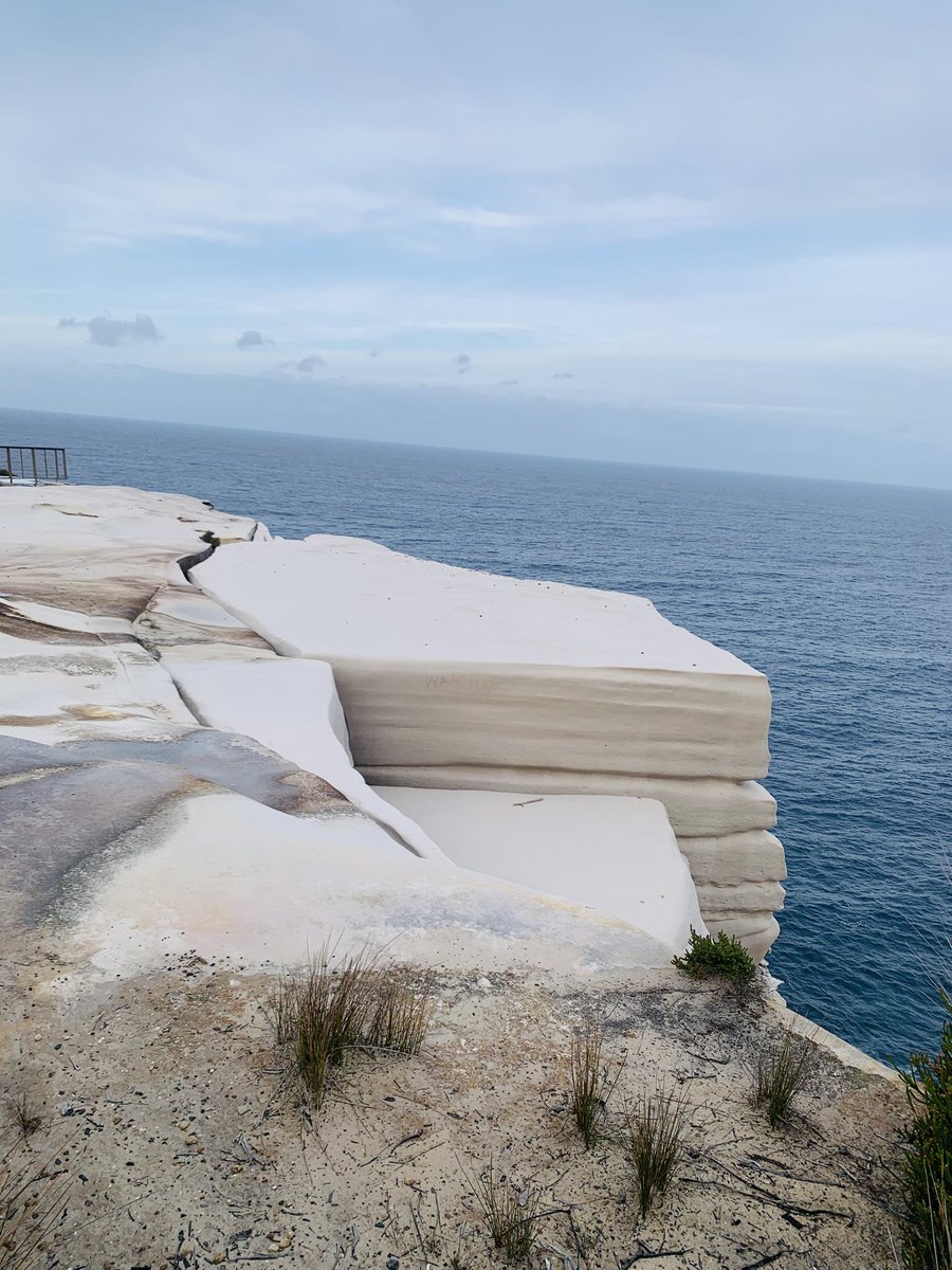 InbetweenJCW's tweet image. #Weekendgetaway #bushwalking #Bundeena #Weddingcakerock