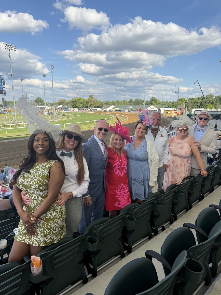 StevenHibbs's tweet photo. Great weekend at @ChurchillDowns for the 152nd Kentucky Oaks with my wife. Proud to see the strong presence of @Ford and the impact it has on such an iconic event in my hometown of Louisville. #WeAreFord #ReadySetFord https://t.co/4gDrP5NtZV