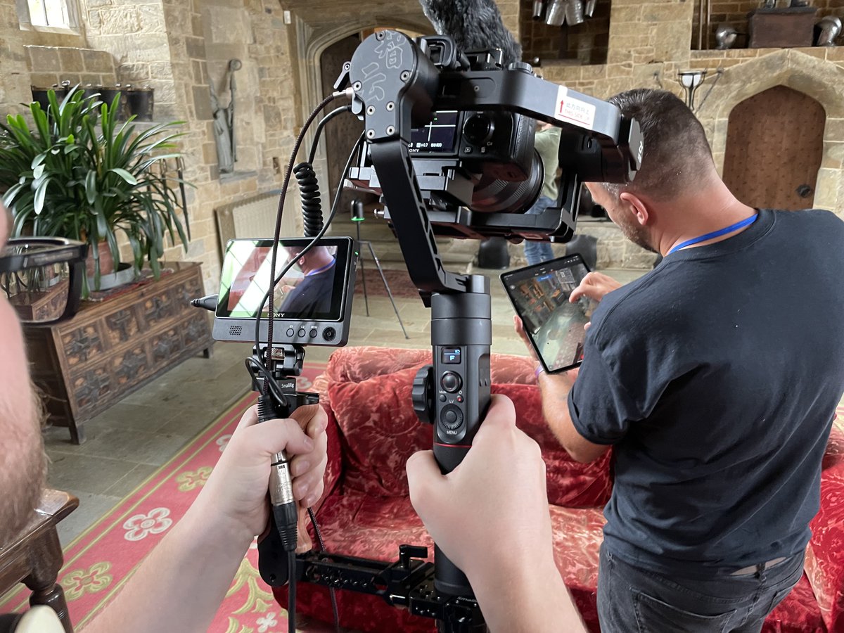 thetimeteam's tweet photo. A few behind-the-scenes moments from filming at Broughton Castle with Suzannah Lipscomb.

Uncovering clues hidden within the walls - this was a fascinating one to be part of.

If you haven’t seen it yet, you can watch the full episode now on YouTube 👇️
https://t.co/nJ8dic7QZ7 https://t.co/ofdZfCm82H