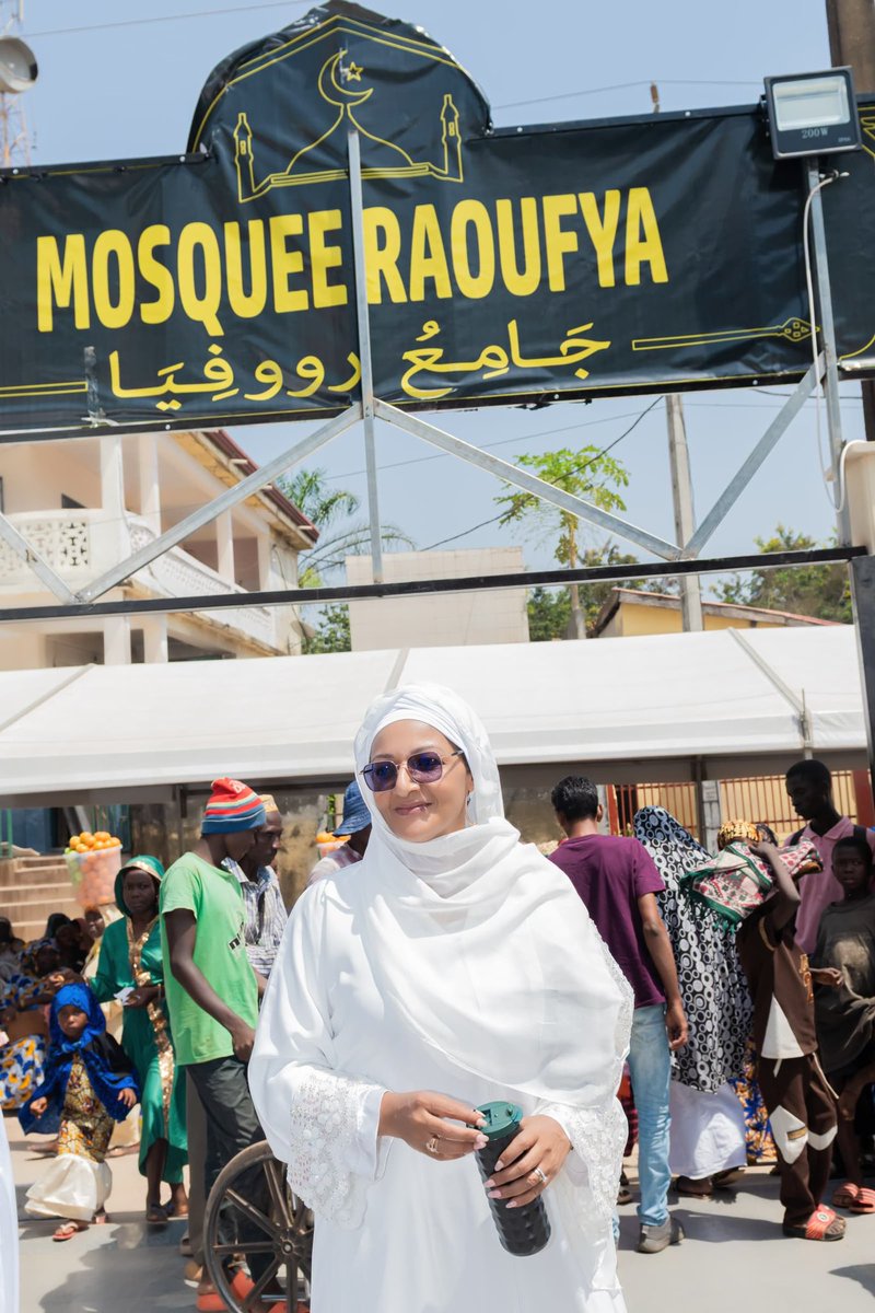 Amina_AK_N's tweet photo. Entre l’absence qui serre le cœur et la lumière qui apaise, la mosquée Raoufya est née, en mémoire de notre cher frère ( 🤲🏻 pour le repos de Son Âme)

À vous qui avez été présents, de près ou de loin, par vos pas, vos prières ou vos pensées… merci du fond du cœur. 

Votre soutien a été une douceur.

Qu’Allah vous récompense infiniment 🤍

#InaugurationMosquée 
#PourLaMemoire
#Gratitude 
#Foi #Islam #A_AK