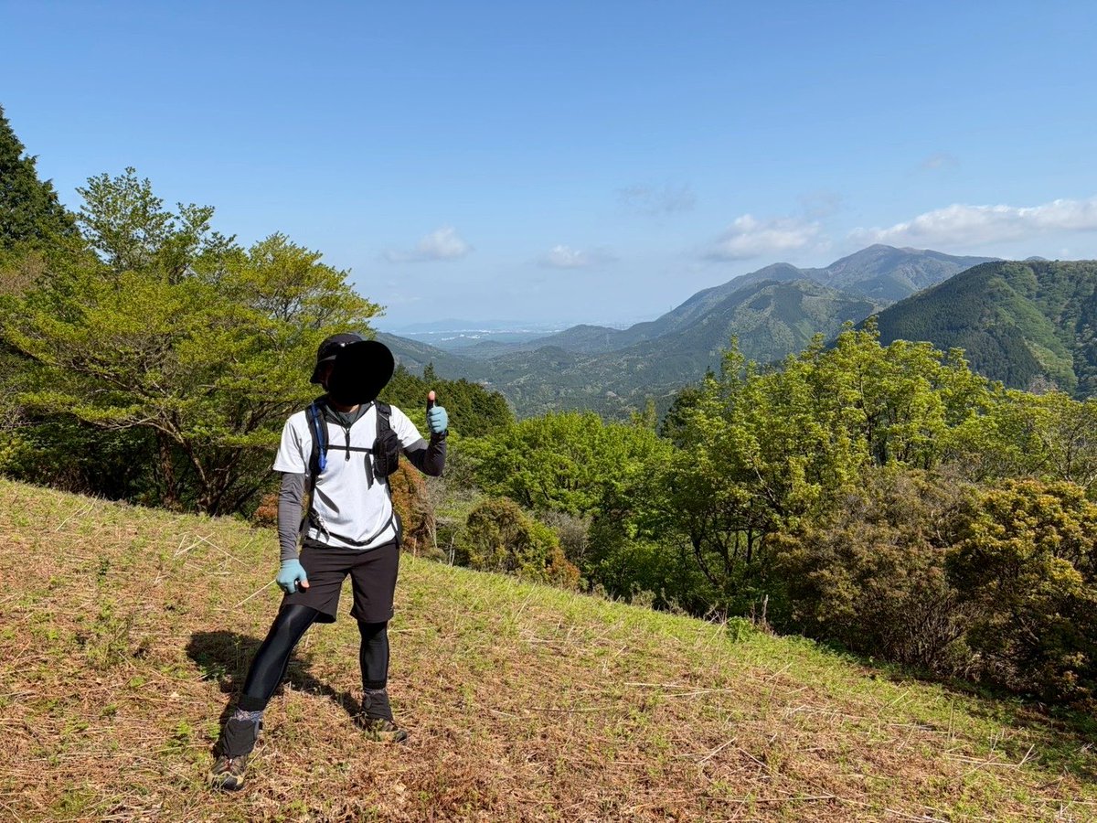 linux_k's tweet photo. 連休初日、晴れとの事で山友とトレーニングを兼ねて、行った事がない滋賀県の山へ行ってきました。
数回道を間違ってしまいましたが何とか登る事が出来ました😊
晴れてよかったです♪ https://t.co/SqPZ3lNiDA
