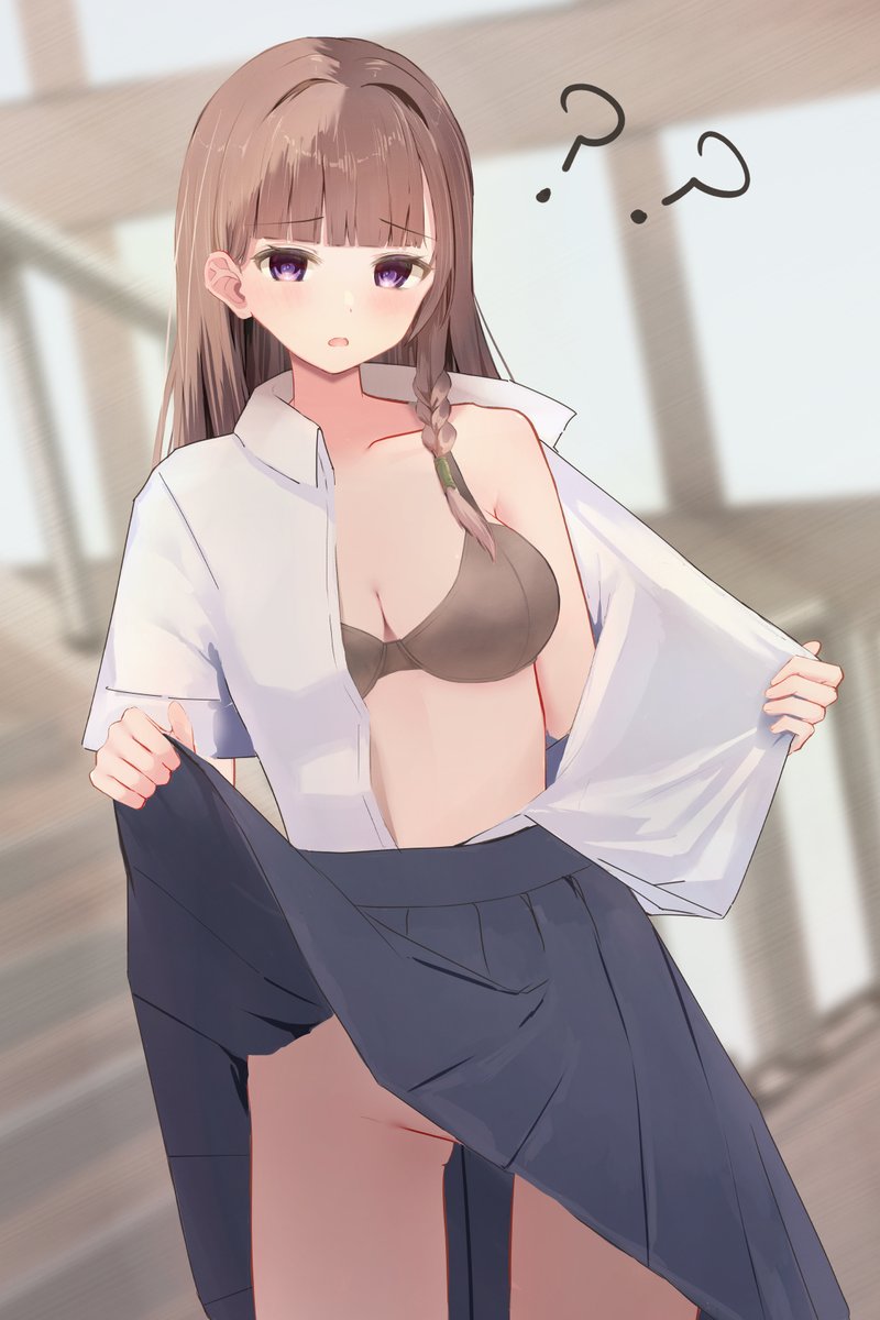 「朝の挨拶は下着を見せるのが当たり、まえ……?」 