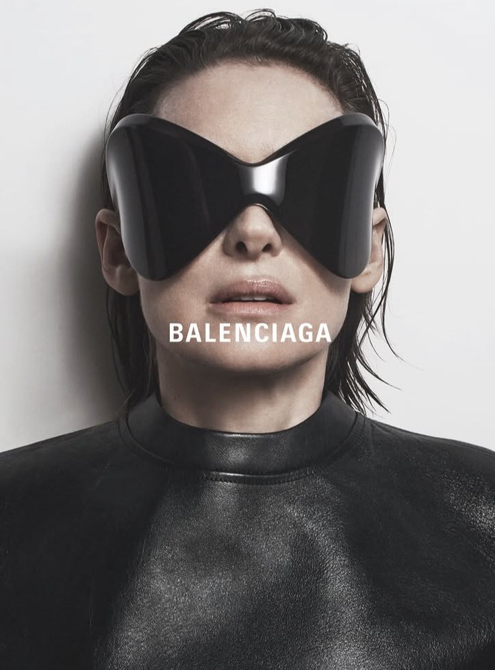 _lauryder's tweet photo. WINONA RYDER FOR BALENCIAGA https://t.co/XPQBvJeZJJ