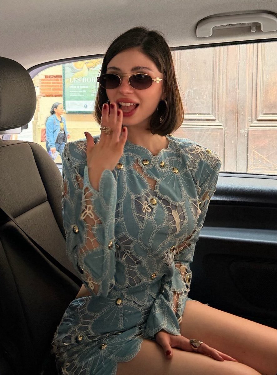 A dress that matches Erdem's eyes 💙

#taşacakbudeniz #isfad #zeynepatılgan #erdemsanlı #erzey