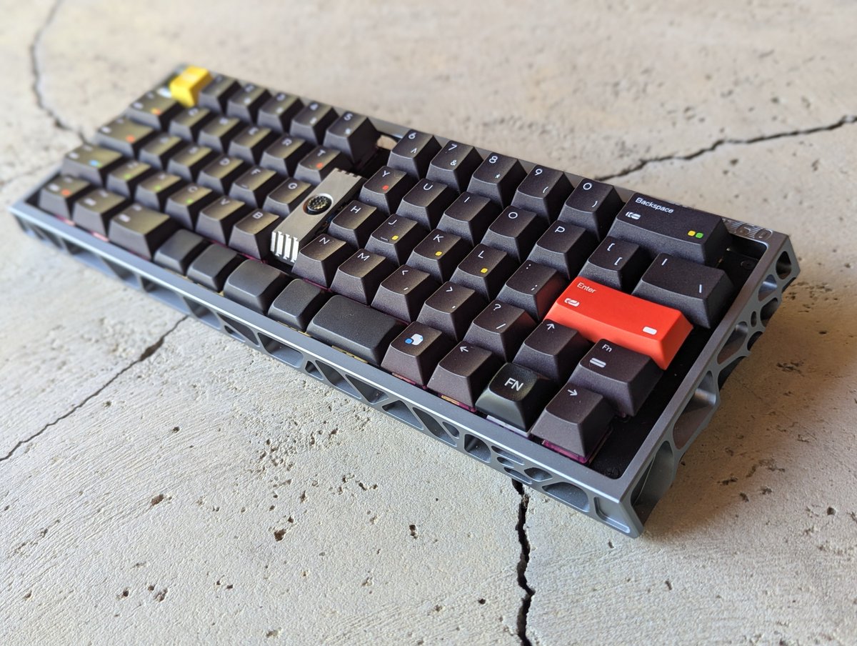 techmech_'s tweet photo. タイトル: 開催300回おめでとうございます！🎊🎊🎊
キーボード: OLSK60 v2.1 /w Holy60 Case
スイッチ: Kailh Deep Sea Silent Pro Box 
キーキャップ: POPCENT5 Rainbow
#KEEB_PD #KEEB_PD_R300
#keyboard #自作キーボード #俺キー
#OLSK60 #Techmechkeys
#PointingStick #TrackPoint
#GH60 https://t.co/lBfMzfGJ0W