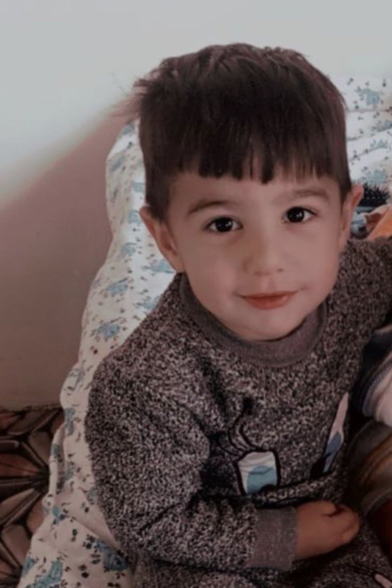 📌Başıboş sokak köpeklerinin parçaladığı Hamza;
Hepinizin koltuklarından 
Makamlarından kıymetlidir 

📌Mücadele etmeyecekseniz bırakın gidin 

📌Bu konu siyaset üstüdür 

İNSANI YAŞAT Kİ DEVLET YAŞASIN
