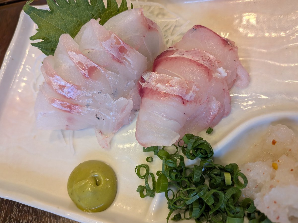 前居住地でのお気にのお店でご褒美タイム🫶
焼鳥をつまみつつ3杯目を飲み干したとこでほろ酔い☺️