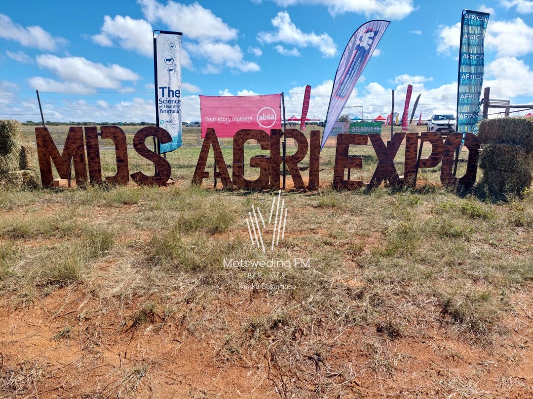 motswedingfm's tweet photo. #TsaEtsho le Tebogo "TJH" Hotane, e tla ka tlhamalalo go tswa mo Morokweng, mo letsatsing la boraro la MDS Agricultural Expo. https://t.co/8cus0Bb3Fo