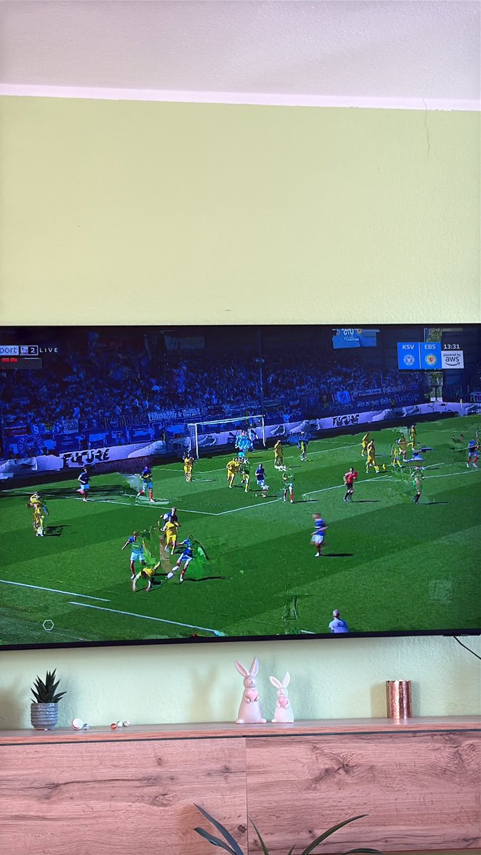 LinkeMedia's tweet image. Dafür zahlt man viel Geld im Monat? Das Bild ist unerträglich. #wow #konferenz @WOWTVDE