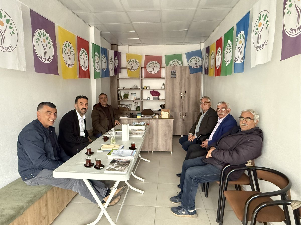 OHulaku's tweet photo. 📍Xolxol/Yayladere

Xolxol/Yayladere’de ilçe örgütümüzle ve halkımızla bir araya geldik, ailelerimizi ziyaret ettik.

Halkımızın iradesiyle, el ele vererek özgür yarınları inşa edeceğiz. https://t.co/XBlwJnCuw7