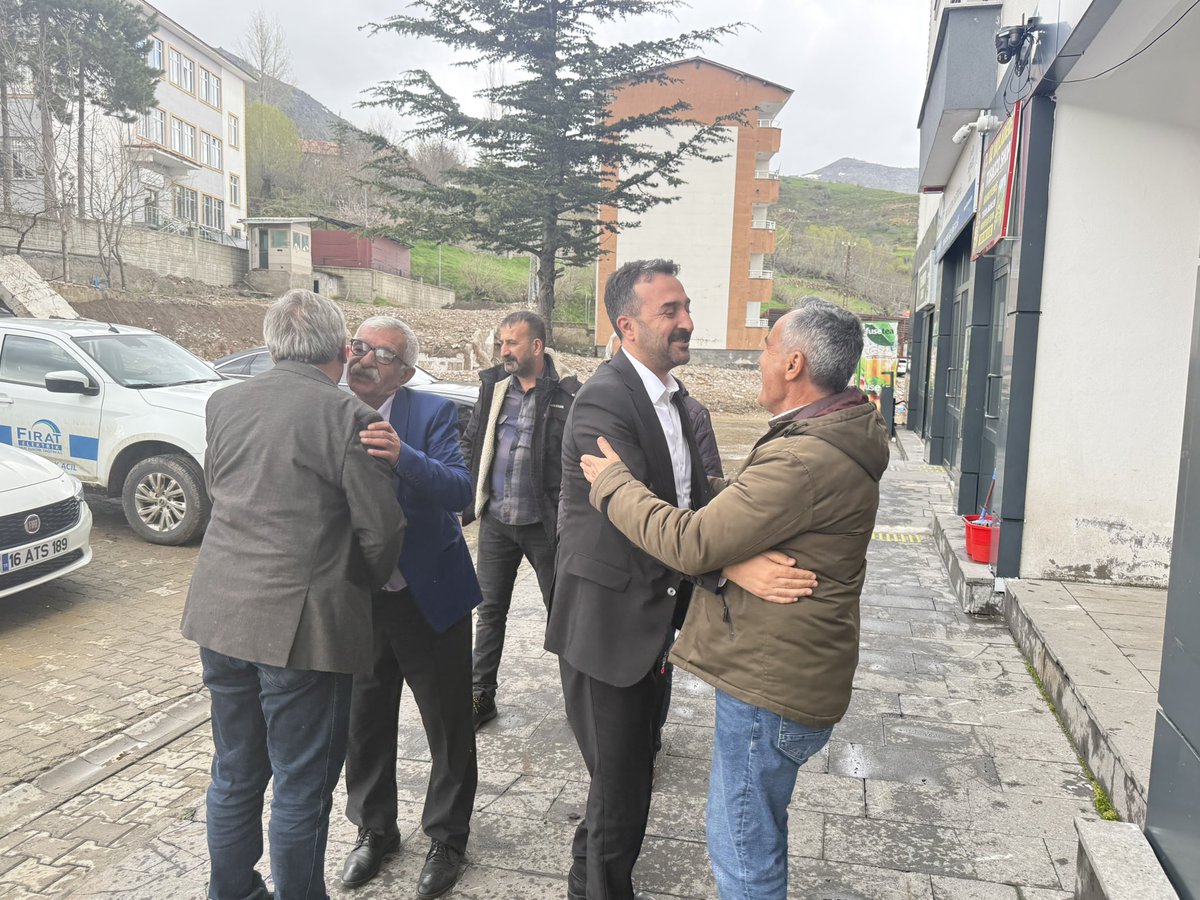 OHulaku's tweet photo. 📍Xolxol/Yayladere

Xolxol/Yayladere’de ilçe örgütümüzle ve halkımızla bir araya geldik, ailelerimizi ziyaret ettik.

Halkımızın iradesiyle, el ele vererek özgür yarınları inşa edeceğiz. https://t.co/XBlwJnCuw7