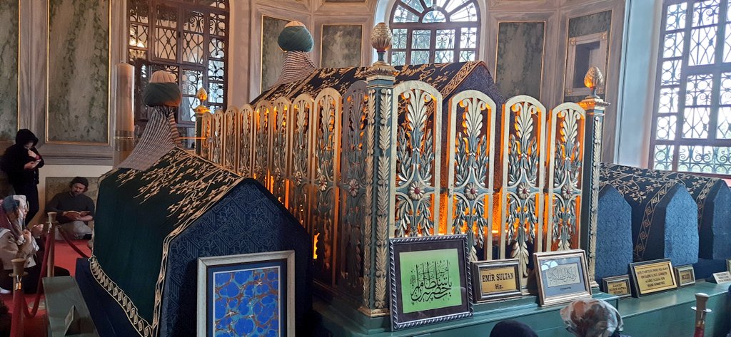 unde_ali's tweet photo. 📍Bursa

Büyükleri ziyaret ettik.
#EmirSultan
#Üftade https://t.co/G9ha6PguFt