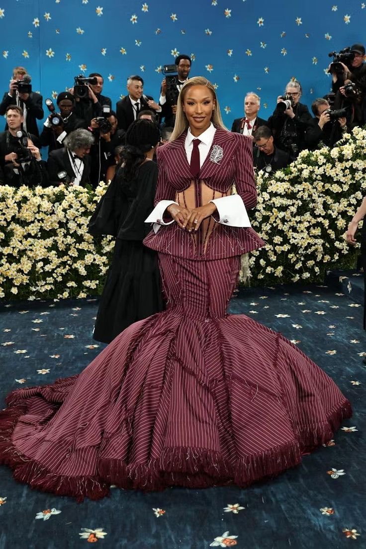 Dressed Daily tweet media