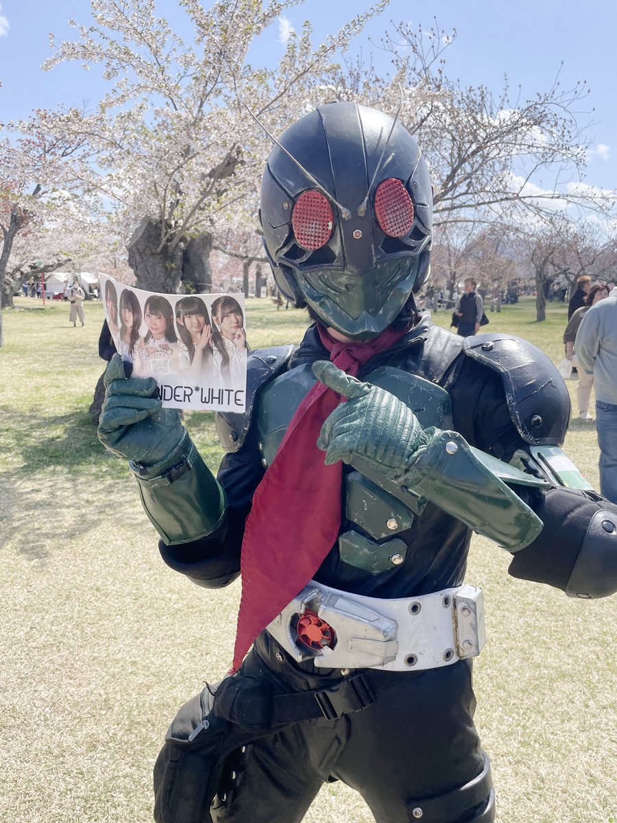 crazybadbrain's tweet photo. もりまち桜まつり。去年に引き続き2年連続出演のワンホワとステージ後にアイドル体験会をやったリトブル。映えるなー！桜のステージ！子供達楽しそうだったなー。リトブルEIMY(えいみー)のライダーポーズがまだ面白い☺️そう！函館ライダーもかけつけました。

#もりまち桜まつり
#ワンホワ
#リトブル https://t.co/6D9mGR932Z