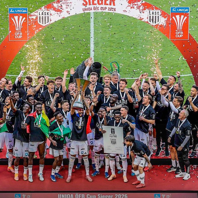 NanoGoal23's tweet photo. 🇦🇹🏆 𝐎𝐅𝐅𝐈𝐂𝐈𝐀𝐋 | لأول مرة منذ 61 عامًا، فاز فريق لاسك (LASK) بكأس النمسا! 🥇✅🏆
- تغلبوا على ألتاخ بنتيجة 4-2 في المباراة النهائية. لحظة تاريخية بكل معنى الكلمة.
#austria #lask #ASKALT #UNIQAOEFBCup https://t.co/qDSVth47wh