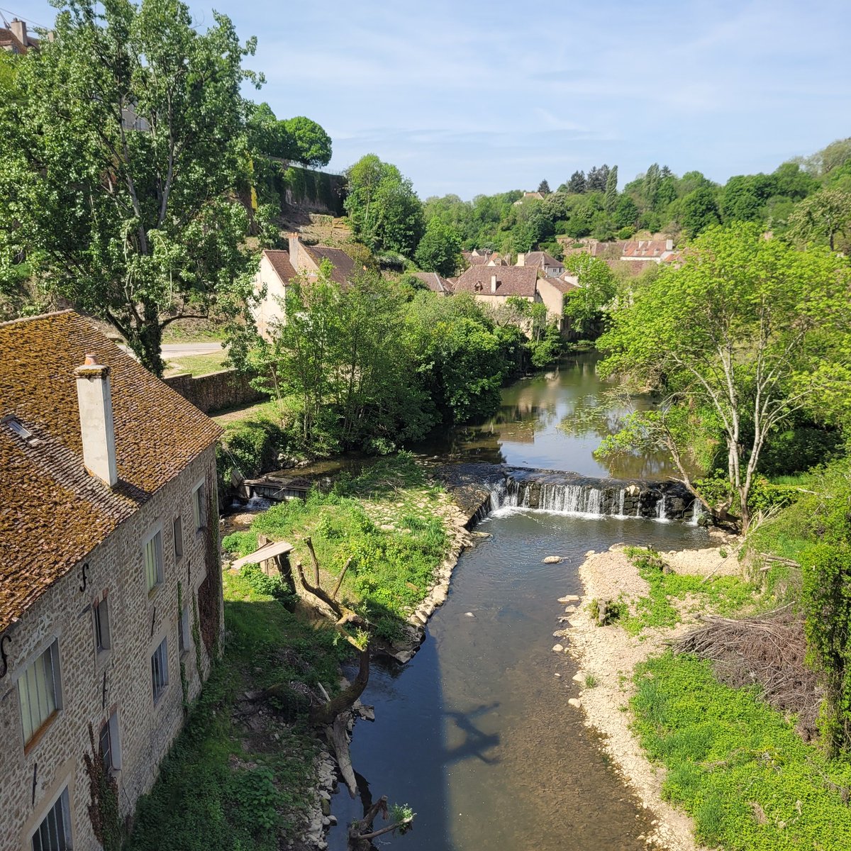 CatMo0105's tweet photo. Le joli village de Semur en Auxois
#Bourgogne https://t.co/efBOzu4R2W
