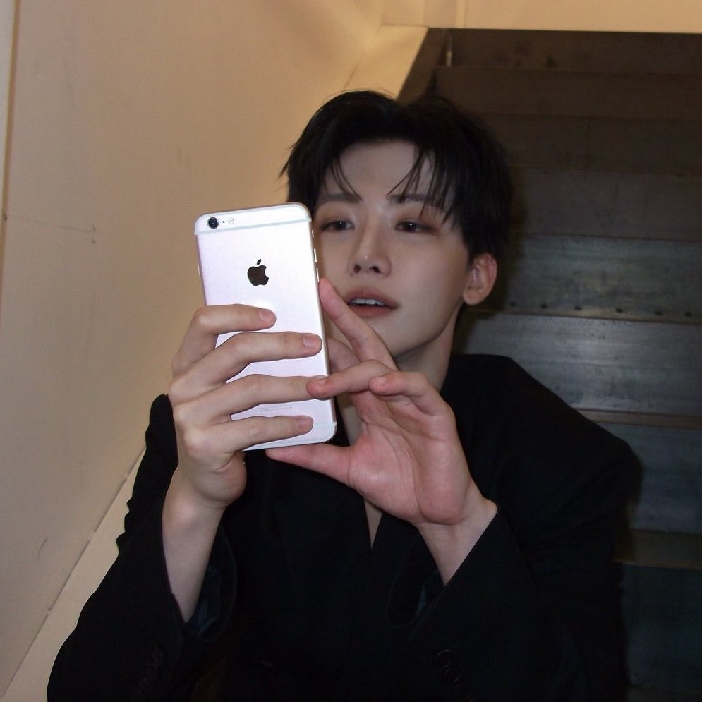 gomguk tweet media