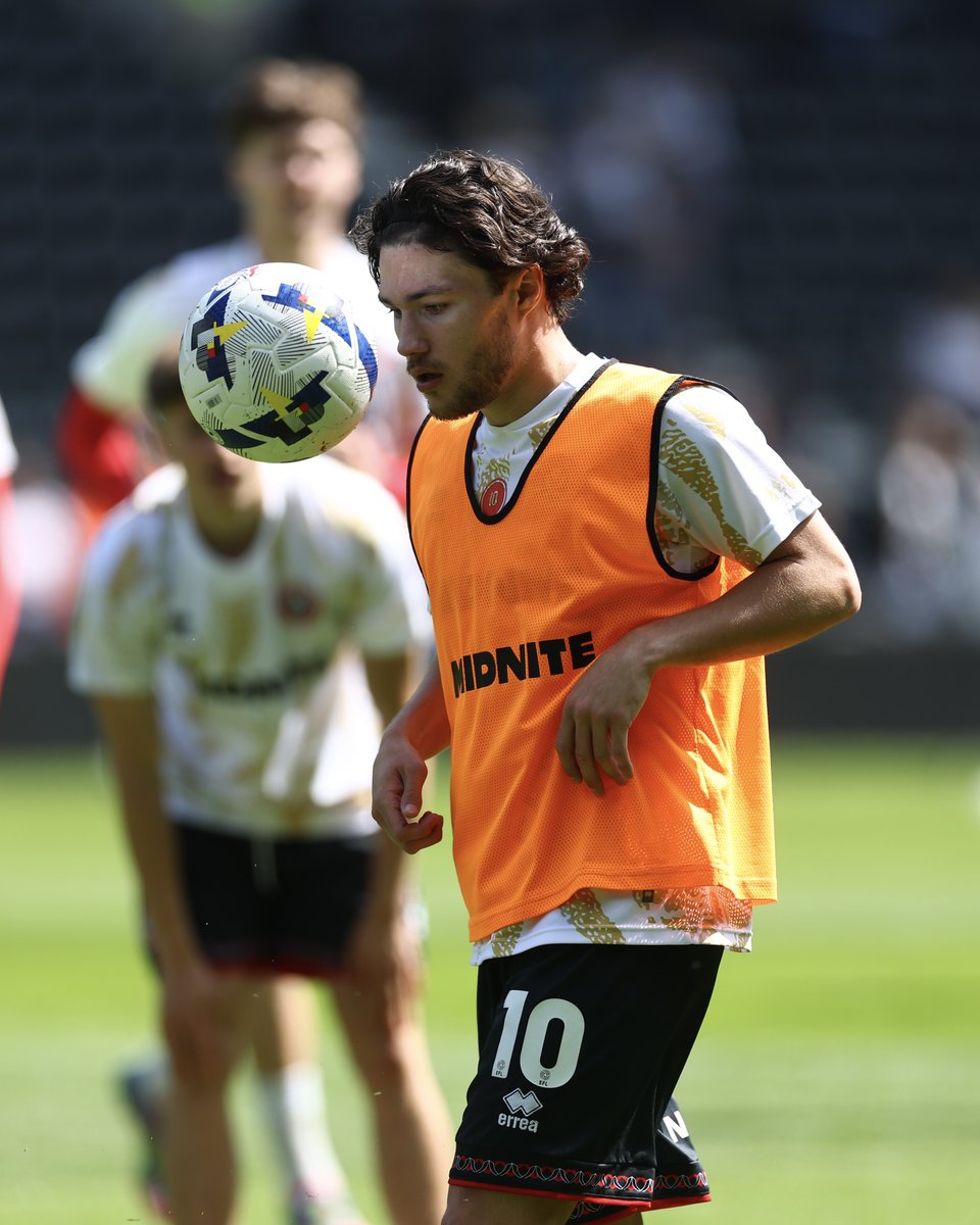SheffieldUnited's tweet photo. Focused. ⚔️

@One2CallUK 🏃 https://t.co/9M0OBDFUBw