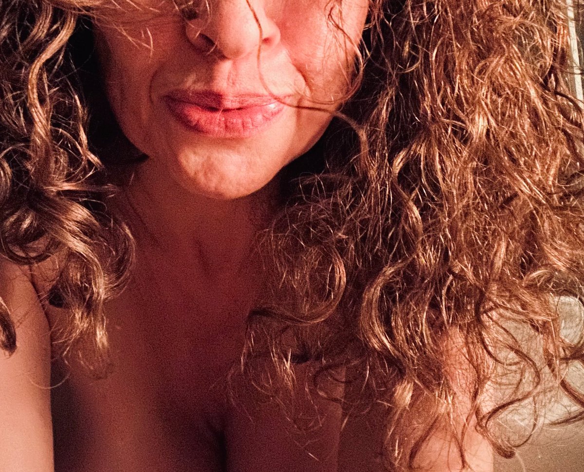 Naughtymilfymommy tweet media