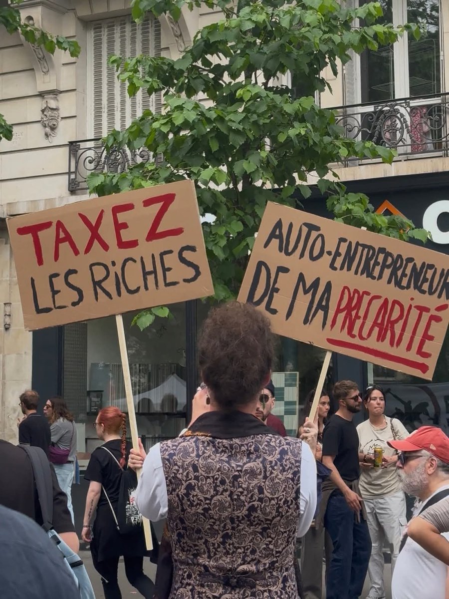 sab_ganeswaran's tweet image. 📍Présente ce 1er mai à République.
La dignité n’est pas une faveur. C’est un droit. Pour tout cela, nous continuerons d’être dans les rues ✊🏾✊🏾✊🏾
#1ermai #solidarite #luttedesclasses #luttedesfemmes #luttedespeuples