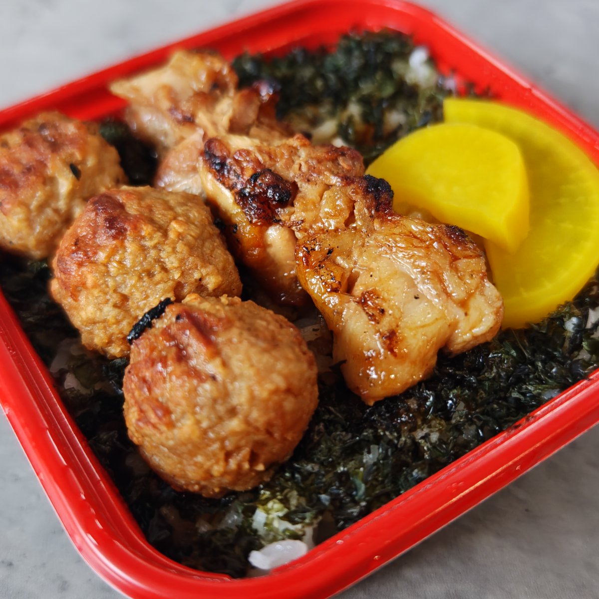 kiki73　オオシモフリスズメ35匹セット　鳥取県大山産 オオワシ(山本山） | 長浜・米原・奥びわ湖を楽しむ観光情報サイト