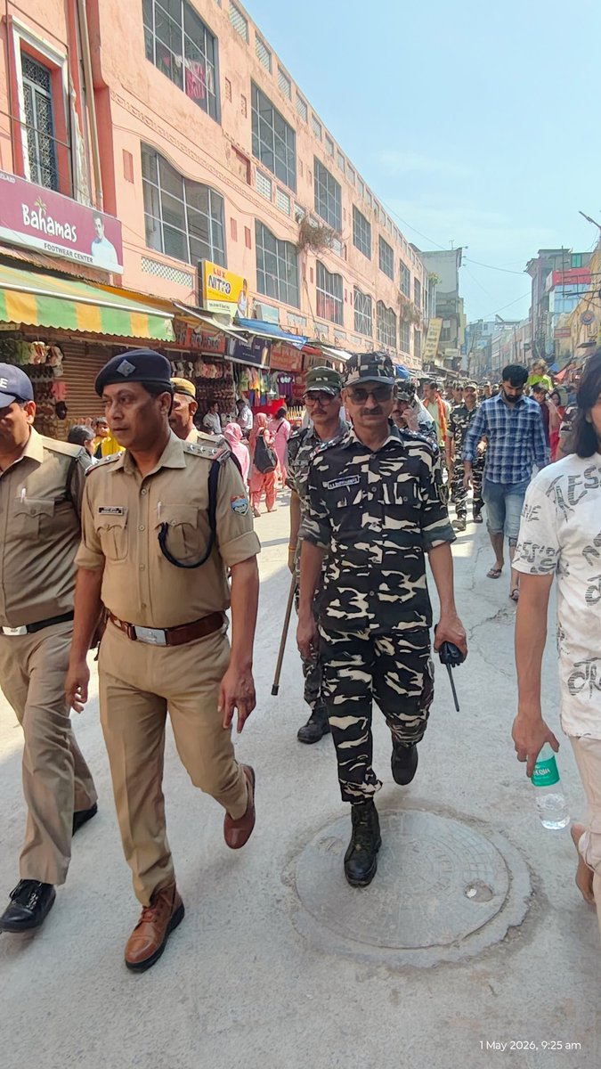 9BnSSB_INDIA's tweet photo. “सेवा, सुरक्षा और समर्पण – चारधाम यात्रा में तत्पर!”
हरिद्वार में चारधाम यात्रा के दौरान बलकर्मियों द्वारा श्रद्धालुओं की सुरक्षा, मार्गदर्शन एवं हर संभव सहायता सुनिश्चित की जा रही है। कठिन परिस्थितियों में भी कर्तव्यनिष्ठा के साथ सेवा जारी है।
#SSB_INDIA
#FTRSSBLKW
#SHQSSBGKP https://t.co/D4ztjl8vNu