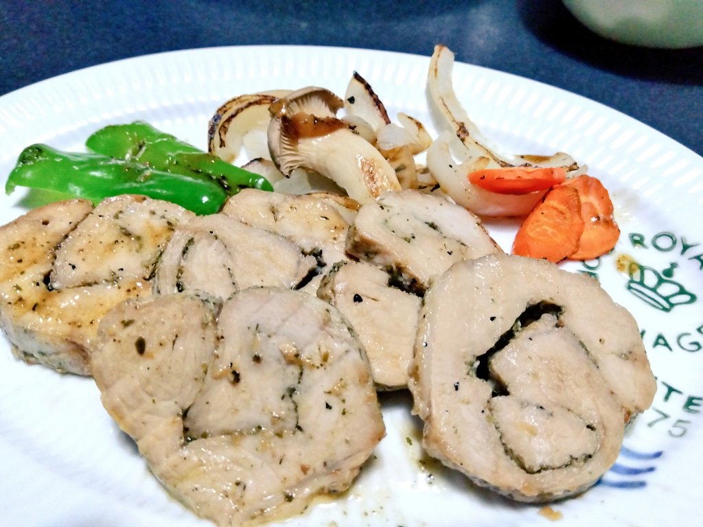 昨日のポルケッタをレモンソースかけてみました。