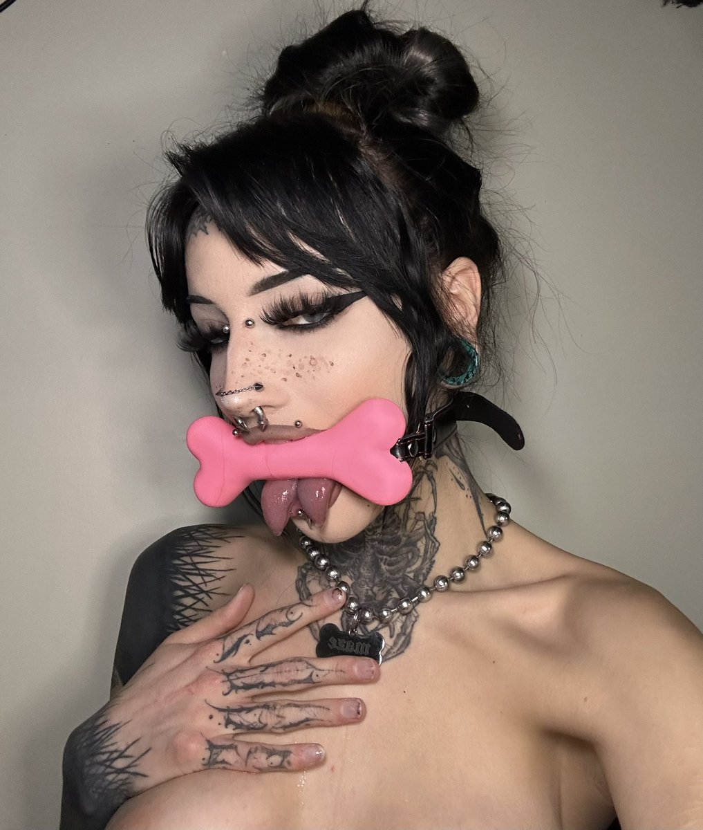 vixens cum slut tweet media