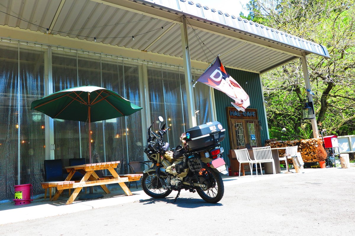YuKifree6's tweet photo. 本日はおバイク。ライダーカフェでホットドック食べたり、絶景スポット探しながら１日中、峠道走ってました。いつか行こうと思ってた、めがね橋も見れて、良き１日でした。 https://t.co/XfjESxkILh