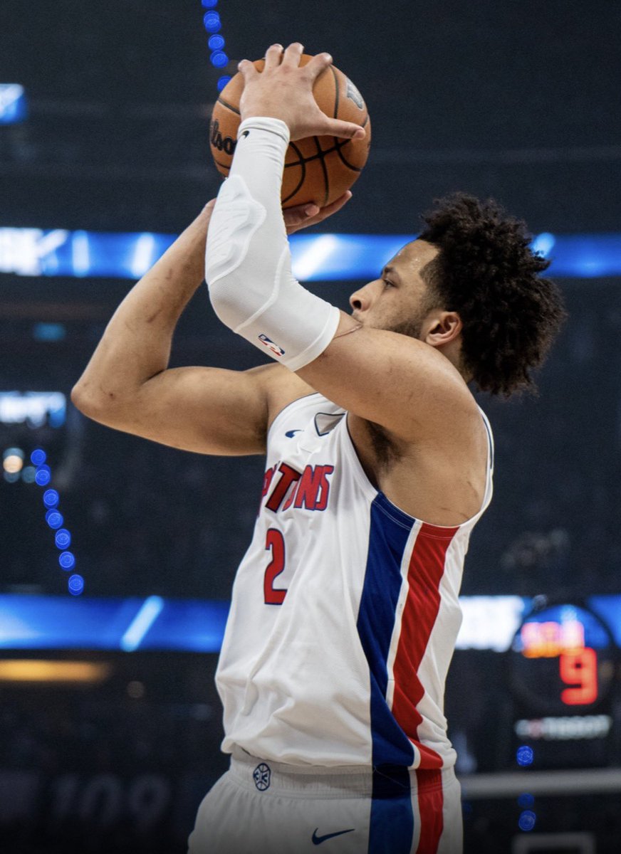 carlesortiz's tweet image. Cade in Pistons’ #NBAPlayoffs G6 comeback W at ORL:

32 PTS (19 in the 4th), 10 REB, 4 STL

&amp;gt; 1st Piston since Isiah w/ a 30-10 elimination game

&amp;gt; leads the PO in total PTS

&amp;gt; outscored the entire Magic team in the 2nd half (24-19)

[per @statmuse, @realapp]
#DetroitBasketball