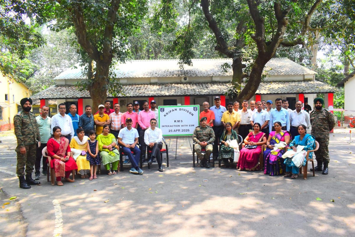 trishakticorps's tweet image. Indian Army | #Veteran Outreach at #Katihar Military Station

#TrishaktiCorps organised an Ex-Servicemen Outreach Programme at Katihar Military Station.
#ESMs, #VeerNaris and next of kin attended. Chairman Zila Sainik Board Bhagalpur, Station Commander KMS and OIC ECHS Polyclinic