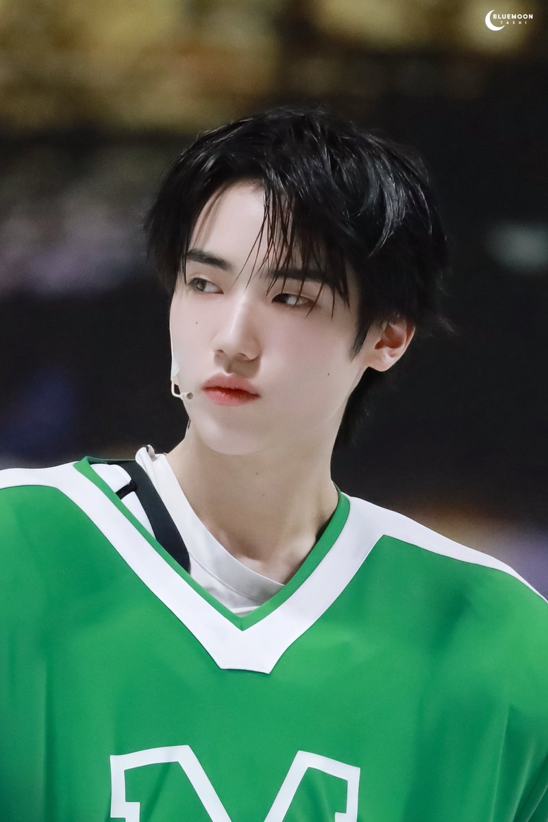 🌙ʙʟᴜᴇᴍᴏᴏɴෆ. ෆ⃛ || 🎸🌱🏒 tweet media