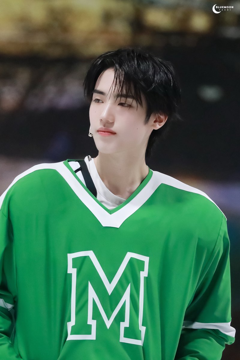 🌙ʙʟᴜᴇᴍᴏᴏɴෆ. ෆ⃛ || 🎸🌱🏒 tweet media