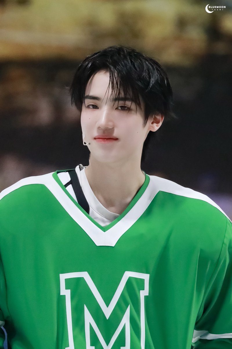 🌙ʙʟᴜᴇᴍᴏᴏɴෆ. ෆ⃛ || 🎸🌱🏒 tweet media