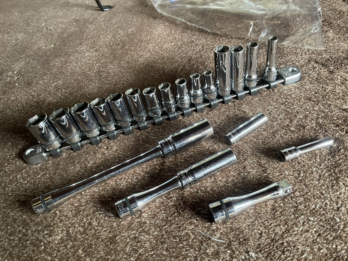 pinkplanet8's tweet photo. ハードオフ戦利品！

ネプロスのソケットいっぱいセット4400円だったよー！ https://t.co/BTacS8jjXw