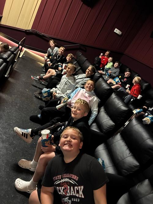 BrightElSchool's tweet photo. 🐾🎬 4th Grade Field Trip Fun! 🎬🐾
Our 4th graders enjoyed their field trip to watch Hoppers and then returned to school for some fun classroom activities! It was a great day of learning and time together.

#WatchSunmanDearborn https://t.co/bKGGun0ftZ