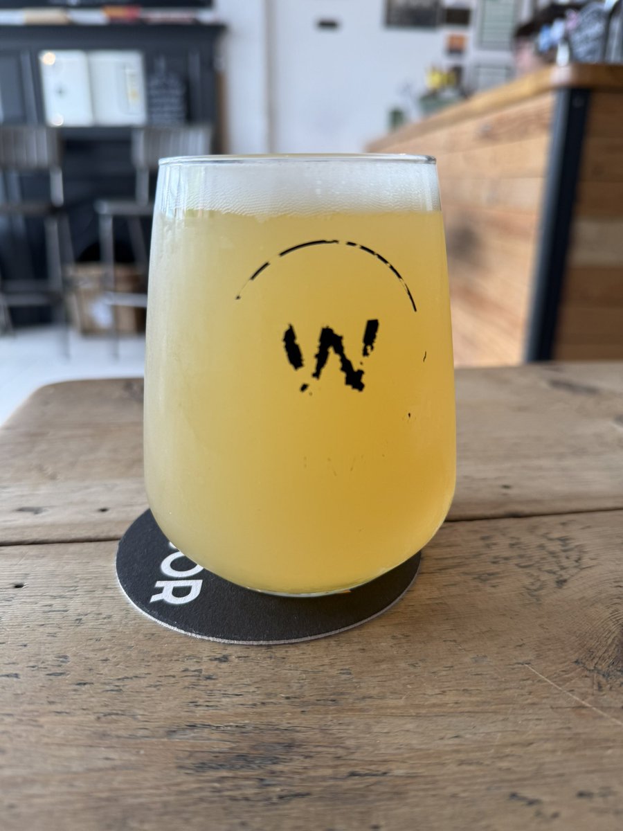rwnash's tweet image. A Tribe Called Sesh - Arbor Ales - 4.0% ABV. B+ and a bit and a touch. Light, hoppy, refreshing with a tingly sherbetness #ale #beer #bier 

3.4/5. At The Awesome Prince Of Wales Micro in Chippenham. Where Fine Ales taste better in aged glasses. Fridge Solid.