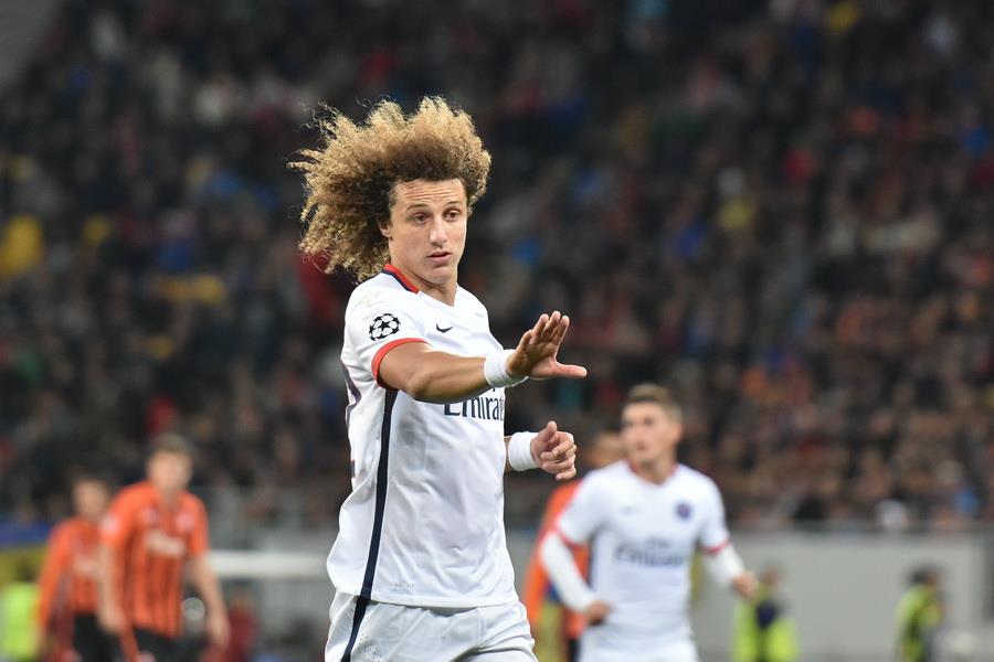 CasaFootballPod's tweet photo. Joyeux anniversaire David Luiz !
L'ancien du @PSG_inside, aujourd'hui à @pafosfcofficial, fête ce samedi ses 39 ans !
À Paris, entre 2014 et 2016, l'ex-international brésilien a joué 89 matches, pour 8 buts et 4 assists.
#PSG #TeamPSG #ParisSG #DavidLuiz https://t.co/Z9rdtUyWA5