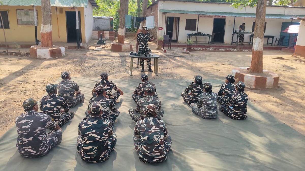 9BnSSB_INDIA's tweet photo. हर संदेश अहम, हर प्रतिक्रिया समय पर—HF/VHF प्रशिक्षण में बलकर्मियों ने स्पष्ट संवाद और त्वरित समन्वय की क्षमता को मजबूत किया, ताकि हर स्थिति में संपर्क बना रहे।
#SSB_INDIA
#SSBSHQGKP
#SSBFTRLUCKNOW
#HFVHFTraining
#ClearCommunication
#QuickResponse
#SignalPractice
#ReadyForce https://t.co/jI6FJRhZom