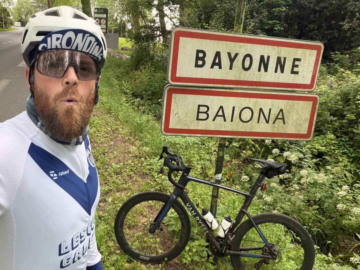 frcs44's tweet photo. Allez la ! 200 bornes tête dans le guidon pour aller chercher la victoire à Bayonne 

#Depàvelo https://t.co/oGupptqNLs